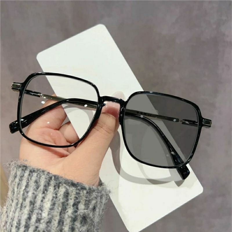 KACAMATA LENSA PHOTOCROMIC ANTI RADIASI//WANITA KACAMATA BINGKAI KOTAK TITANIUM ANTI UV 2IN1 PHOTOCR