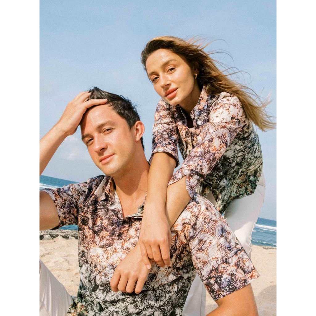 Batik Adyatma Sarimbit Set Couple Adisti Orange - Kemeja Slim Fit Lengan Pendek & Blouse Digital Pri