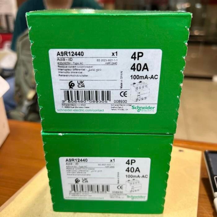 ELCB iID 4P 40A 100MA SCHNEIDER