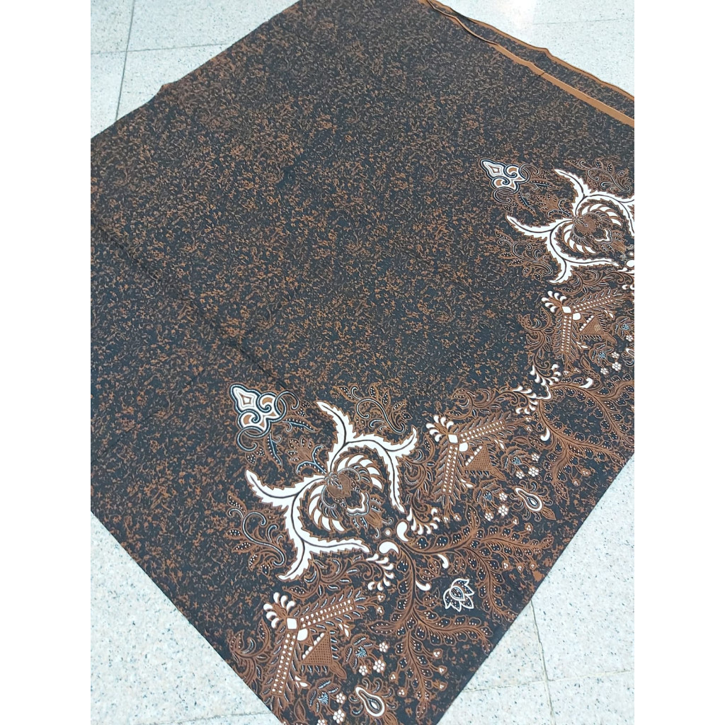 KAIN JARIK Batik SOLO motif remekan tumpal bawah warna dasar hitam
