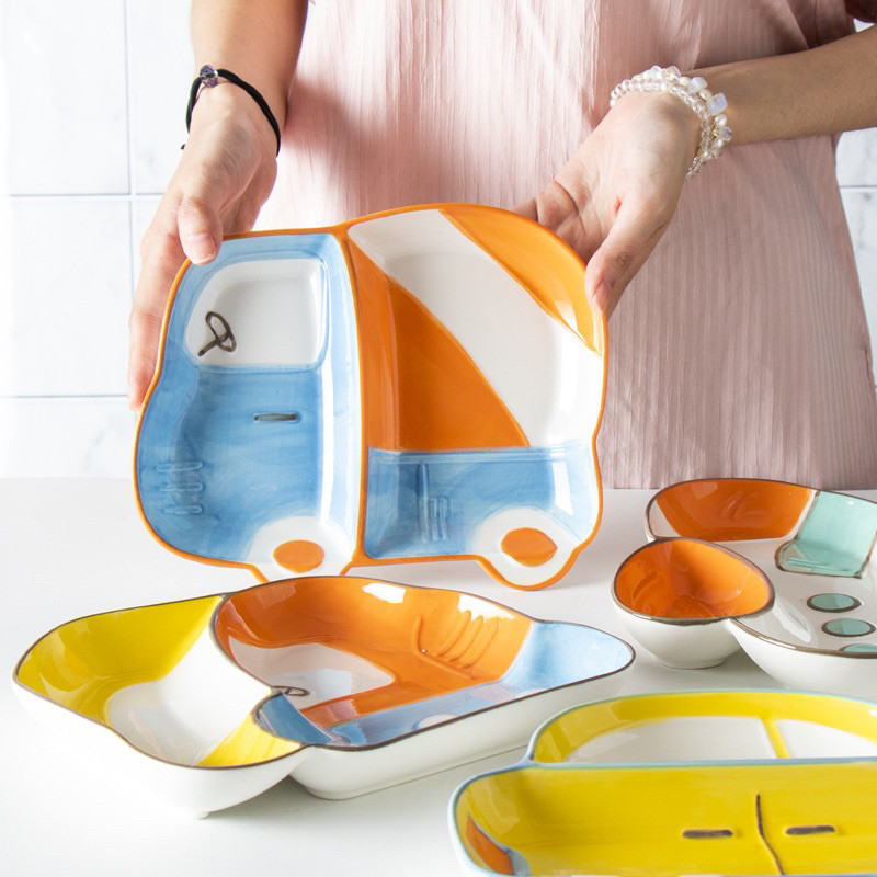Piring Makan Anak Keramik Sekat Motif Mobil Pesawat Truck