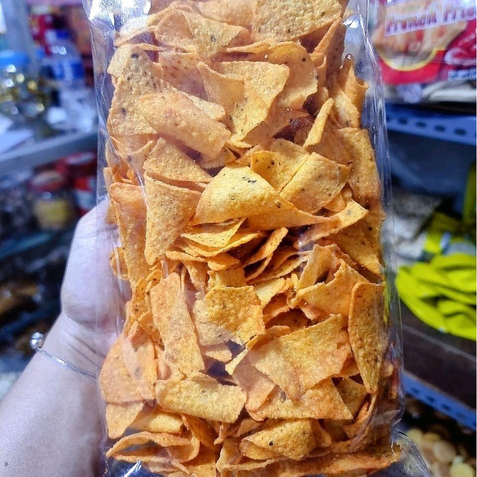 

KERIPIK TORTILLA JAGUNG 200GR RENYAH GURIH ENAK CEMILAN MAKANAN SNACK