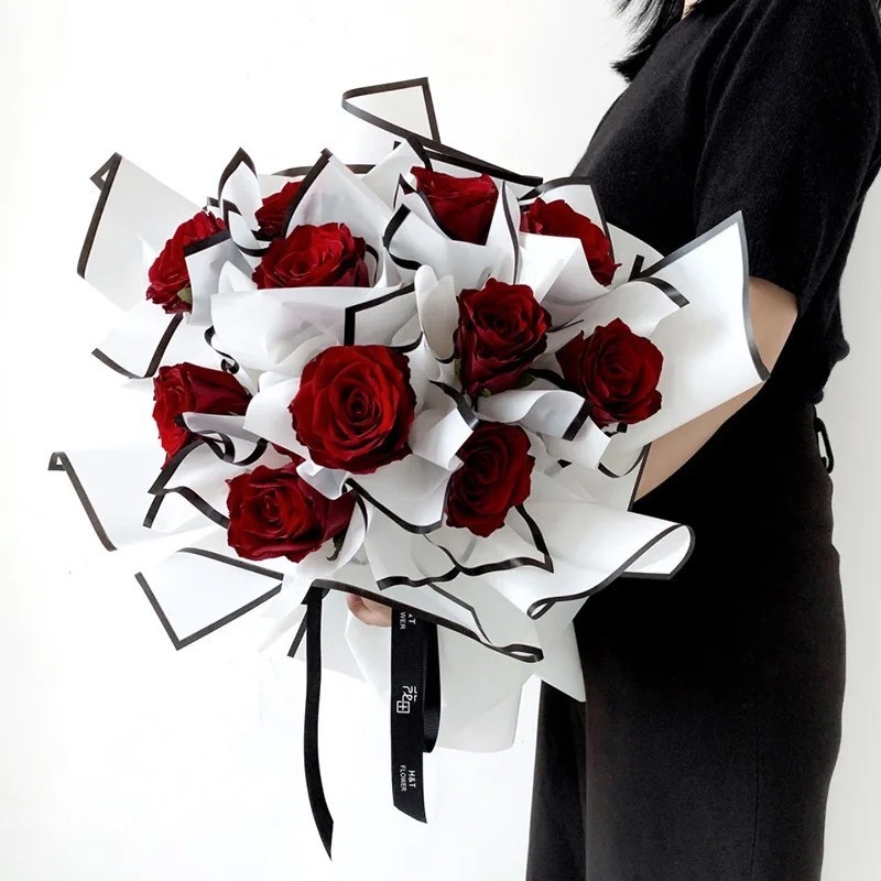 

Fleur Loom - (Lembaran) Kertas Buket Cellophane List Hitam Putih / Black White Frame