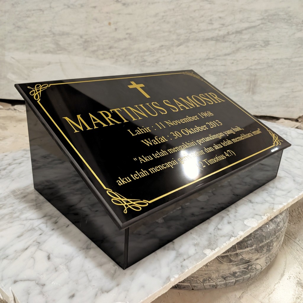 Seni Marmer - Batu Nisan Makam Kristen Granit Minimalis 60x40 Cm