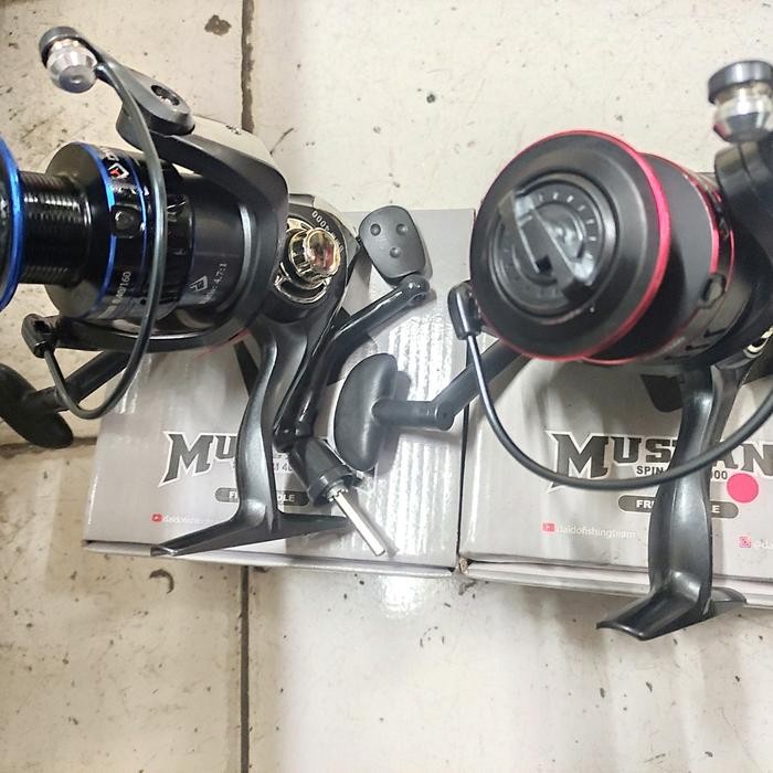 REEL DAIDO MUSTANG SPIN BMM 4000 & 6000 - Merah, 4000