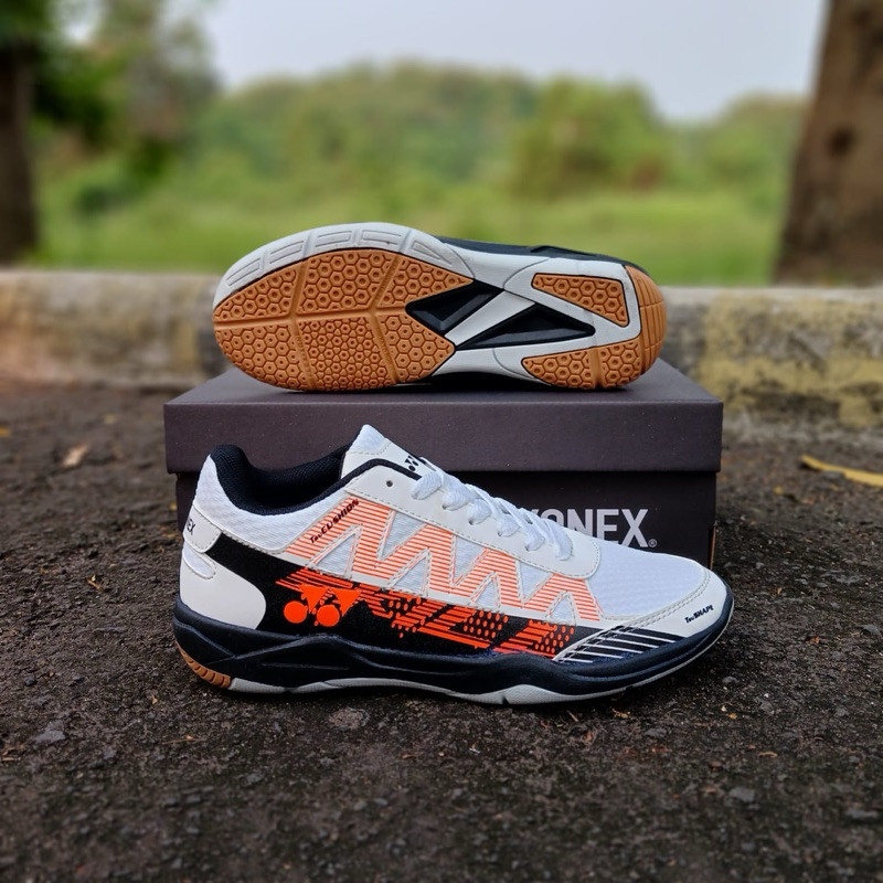 sepatu badminton yonex shb sudah berdecit sol sudah di jahid/ sepatu bulutangkis yonex shb terbaru