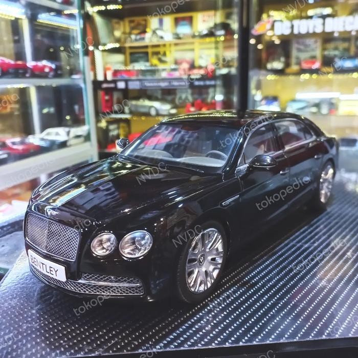 Diecast Bentley Fliying Spur Black  Minichamps Openable Features