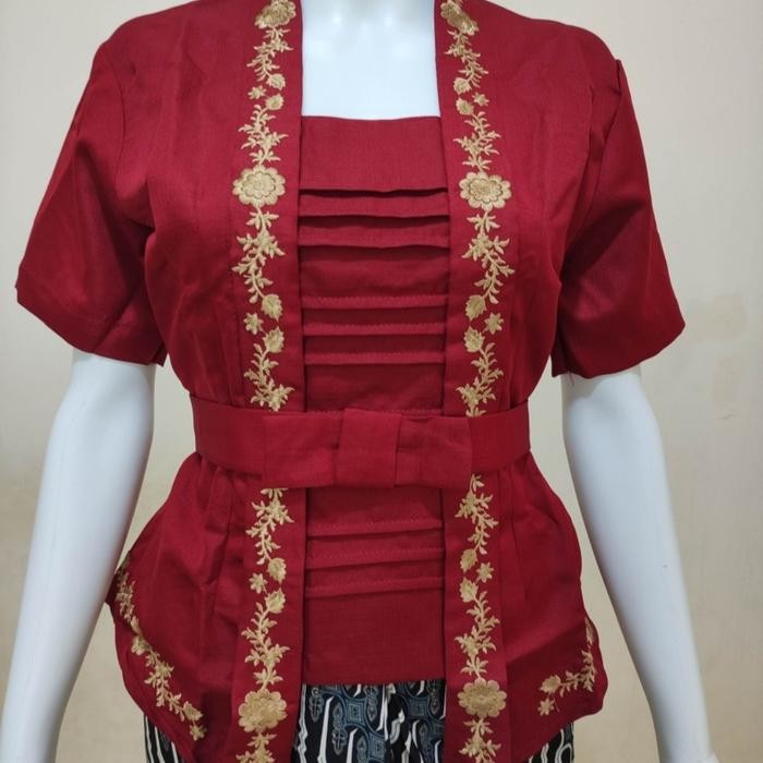 

Atasan Kebaya Kutubaru Wanita Dewasa Lengan Pendek Elegan Bordir Mewah Bahan Baloteli Warna Putih Cerah Merah Maroon Kekinian | Kutu baru Wisuda Acara Pesta Kondangan Akad Nikah Tunangan Terbaru Franda - Maroon, L