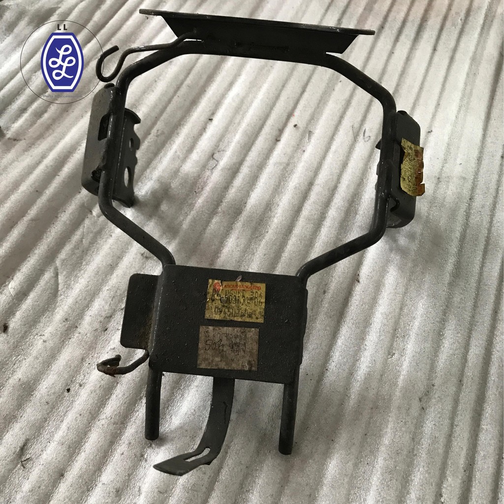 BRACKET REFLEKTOR/DUDUKAN REFLEKTOR HONDA GL PRO