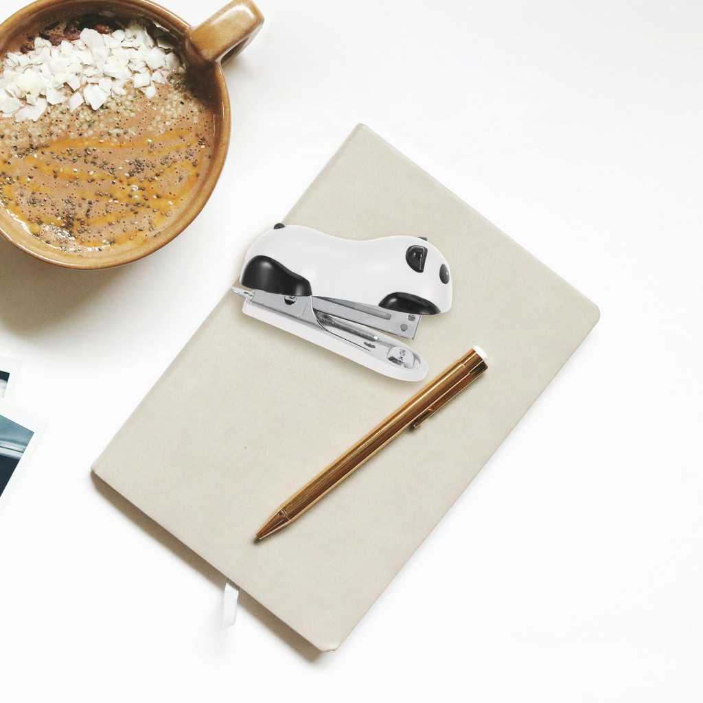 

Cartoon Panda Desk Stapler Lovely Mini Manual Lightweight Portable Office School Supplies Kawaii Animal Design Staples Document
