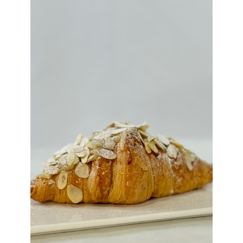 

Almond Croissant - Croissant - Croissant Pastry
