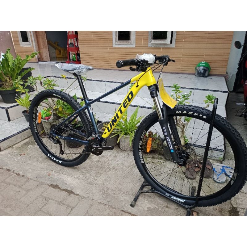 united clovis 3 27,5CO