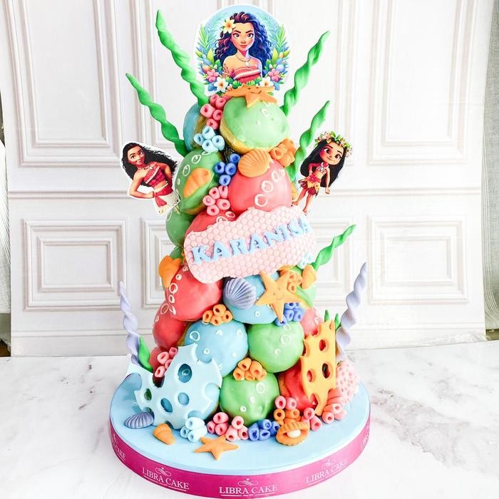

Donat/Donat Ulang Tahun/Donat Tower Tema Moana/Kue Birthday Catering Malang DMT