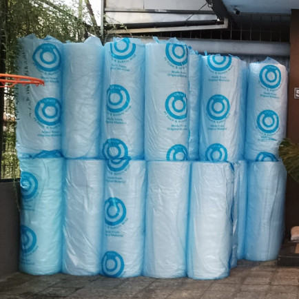

KAYDEN STORE GROSIR BUBBLE WRAP CIREBON HITAM/PUTIH 50M X 125CM Khusus INSTANT 2.7KG ( 1 ROLL 1 ORDERAN )