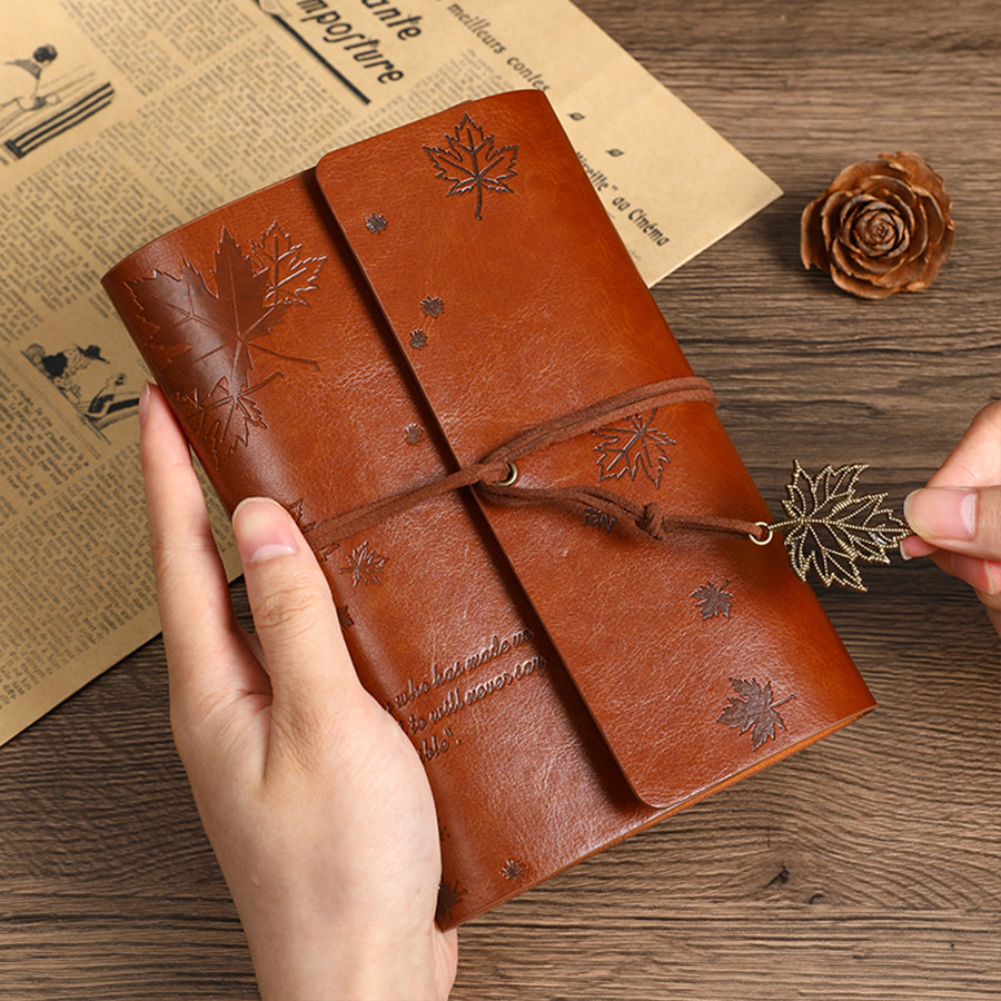 

Nostalgic Fallen Leaf Spiral Ring Diary Vintage Leather Cover Travel Personalized Binder with Kraft Paper And Protective Cover