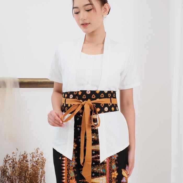

Kebaya kutubaru etnik nala lengan pendek meradelima katun jepang putih - S