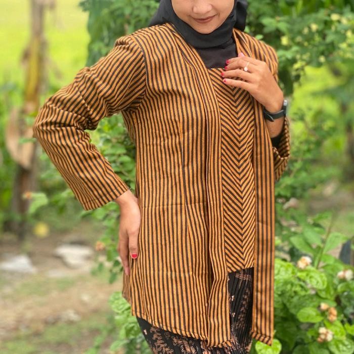 

kebaya kutu baru zig-zag kebaya lurik pakaian tradisional kebaya kutu baru - zig-zag lembut, S