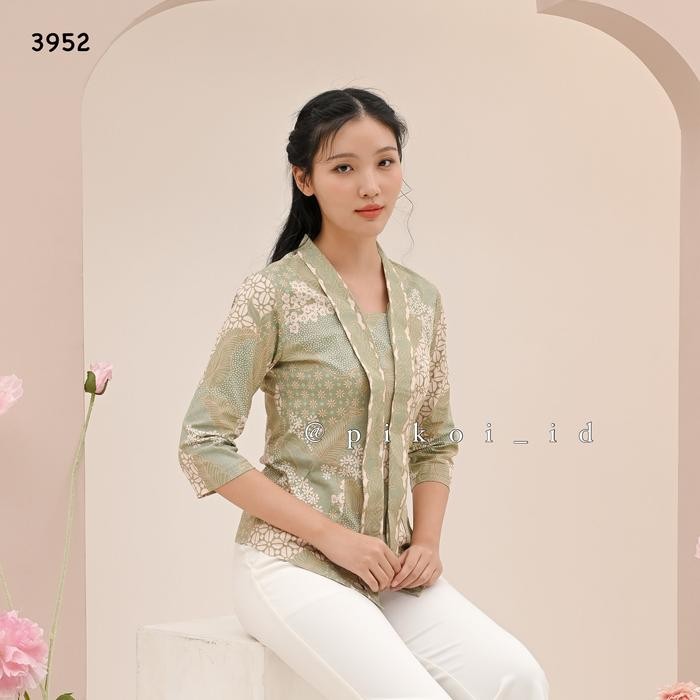 

Atasan wanita batik modern lengan panjang / baju kutu baru batik modern / kutu baru premium katun 3952 - GreenINAYA-3952, JUMBO