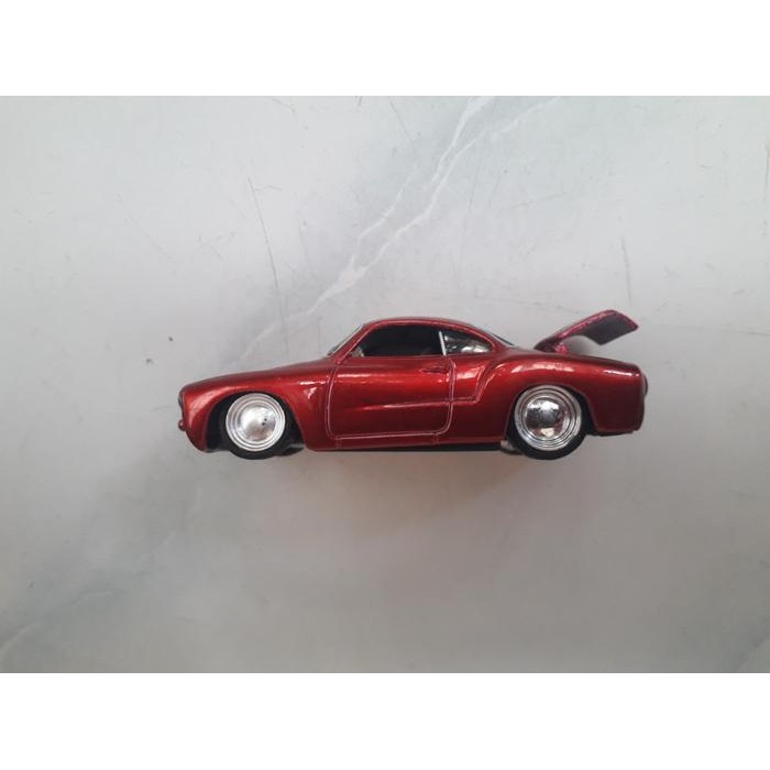 DIECAST  MAISTO  1966 VW KARMANN GHIA RED  RARE LOOSE