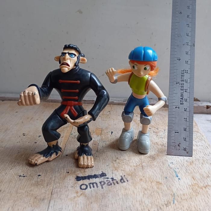 EO99 2 pcs figure kartun Disney McDonald's kim possible