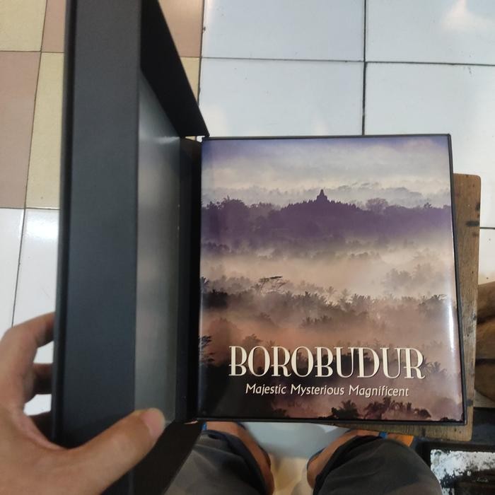 BOROBUDUR MAJESTIC MYSTERIOUS MAGNIFICENT