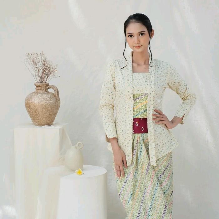 

Kebaya Kutu Baru Modern Katun Katun Jepang Ori Anjani-Yellow By Khalisa Batik - S