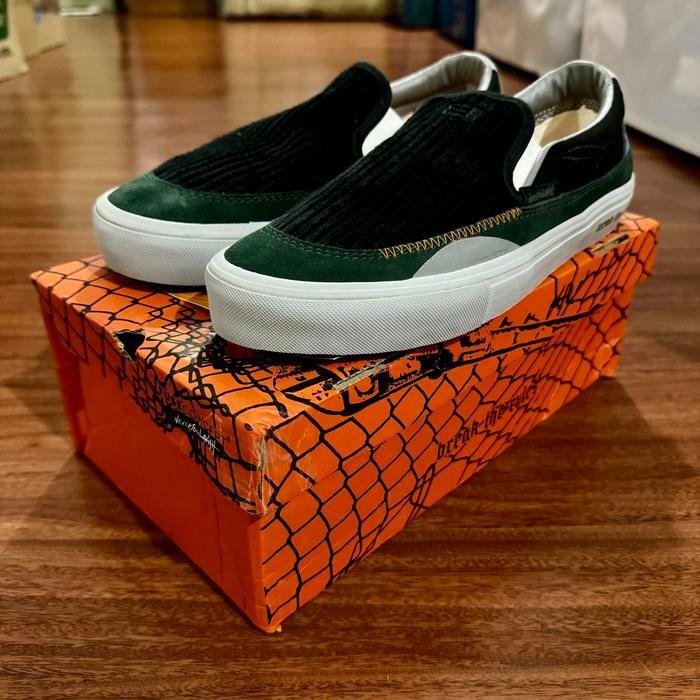 Sepatu Sneakers Slip On Fuse Concept Never Too Lavish Break The Rules - Size 42