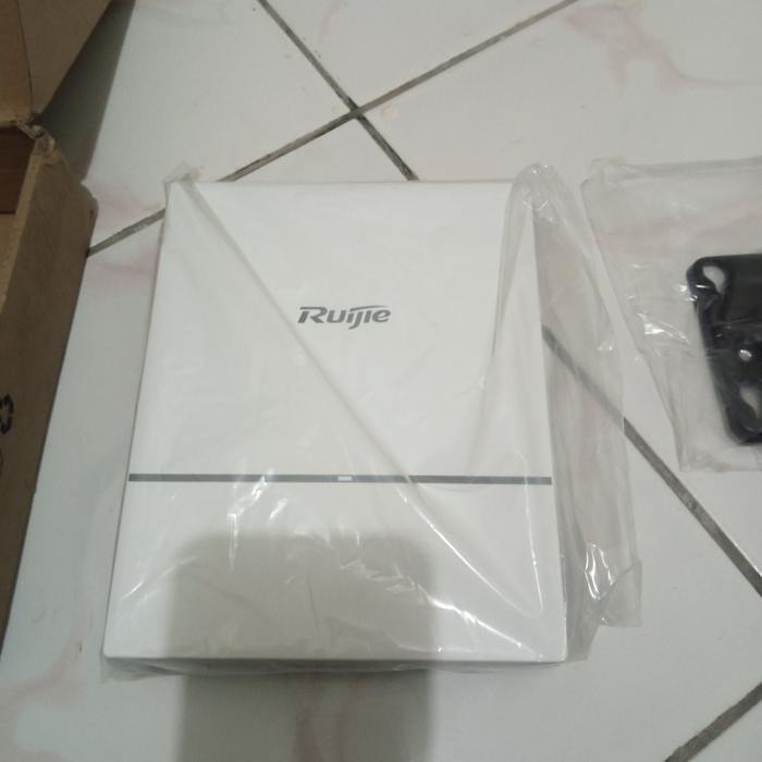 Ruijie RG-AP 820-L V2 second like new