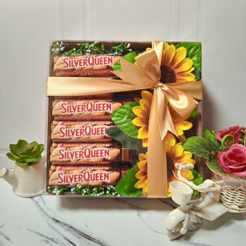 

Hampers Coklat Silverqueen Flower Bloom Box kado ulang tahun valentine aniversary graduation wisuda permintaan maaf hadiah