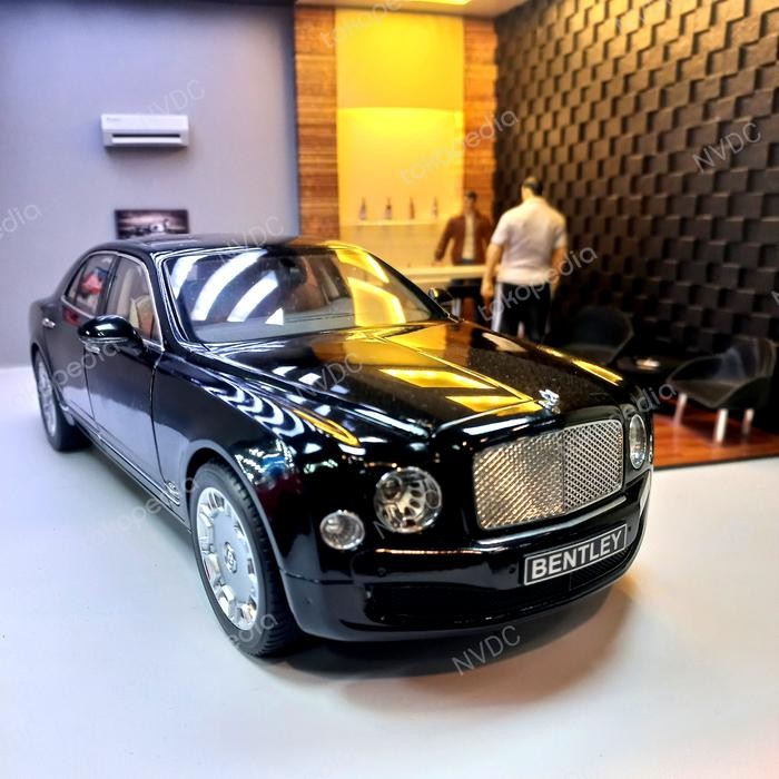 Diecast Bentley Mulsanne 2010 Black  Minichamps