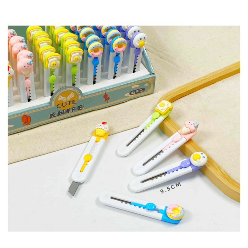 

MDL Cutter Mini Karakter Lucu 1pcs Mini Travelling Pisau Cutter Silet Lucu