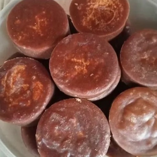 

Gula merah dengan berat 500 g Tanpa Campuran , gula aren asli 100% keaslian nya,,,