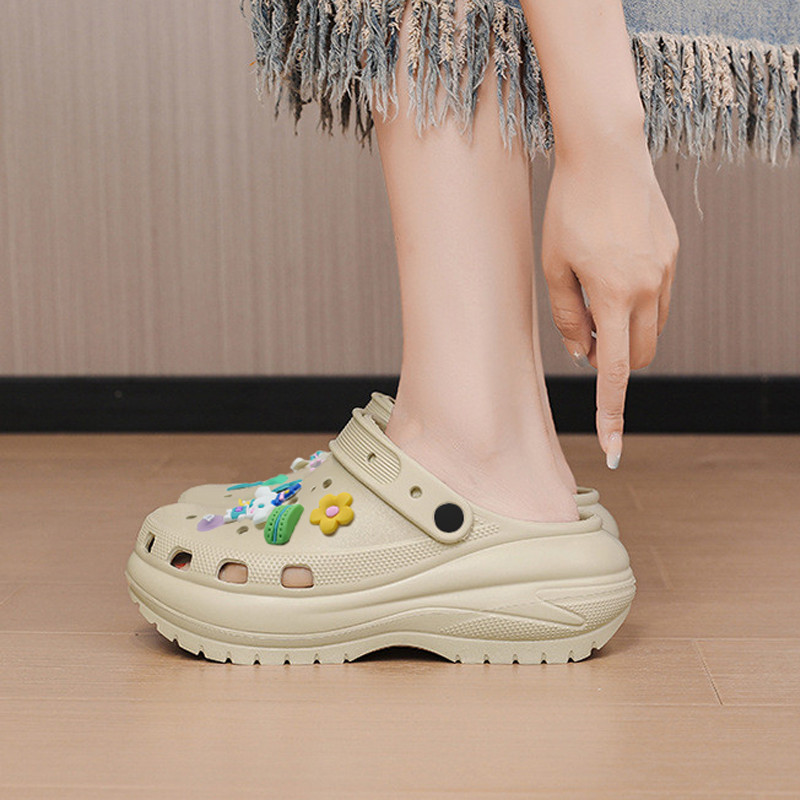 Sandal Wanita/Sepatu Cross Mega Crush stylish, sol EVA super ringan, nyaman dipakai lama, cocok deng
