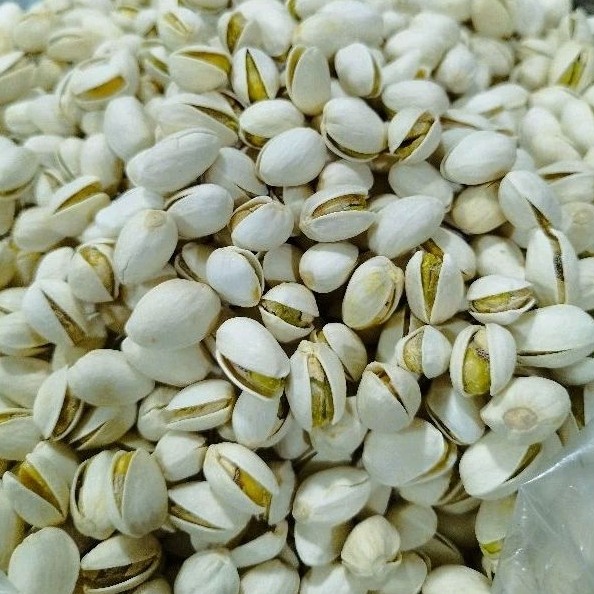 

KACANG PISTACHIO/FUSTUK PREMIUM 1 KG