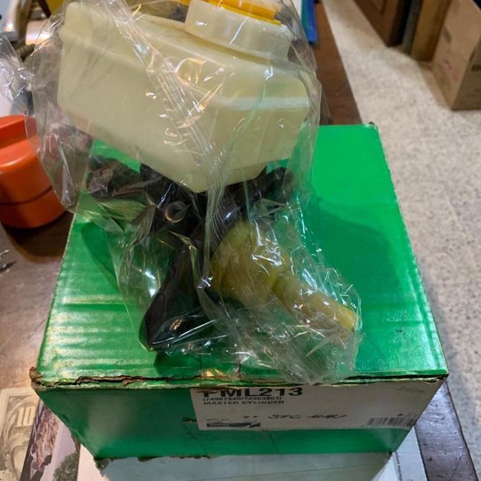 Master cylinder brake land rover defender new