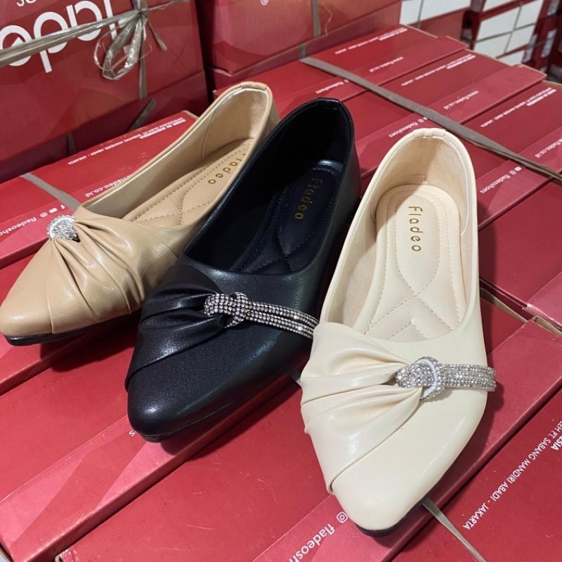 Flatshoes wanita Sepatu flat fladeo KARINA Hitam Krem Moka