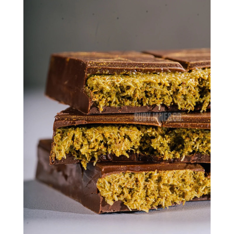 

(Milk Choco) Emerald Pistachio Chocolate Dubai Rubyjanenco