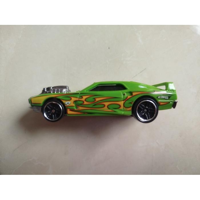 DIECAST  HOTWHEELS  RIVITED GREEN T8630 LOOSE