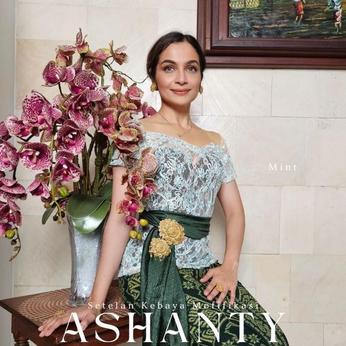 Setelan Kebaya Wisuda Modifikasi Lengan Pendek Ashanty - Mint, Set S