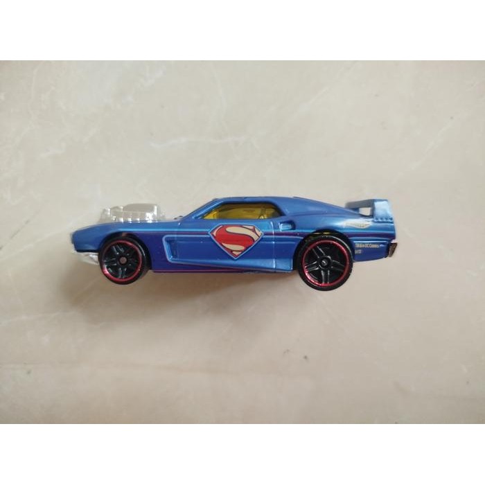 DIECAST  HOTWHEELS  RIVITED SUPERMAN DC COMIC RARE LOOSE