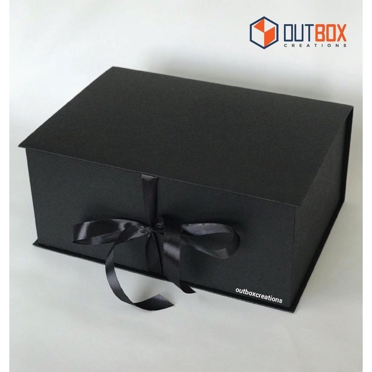 

Box kado hitam
