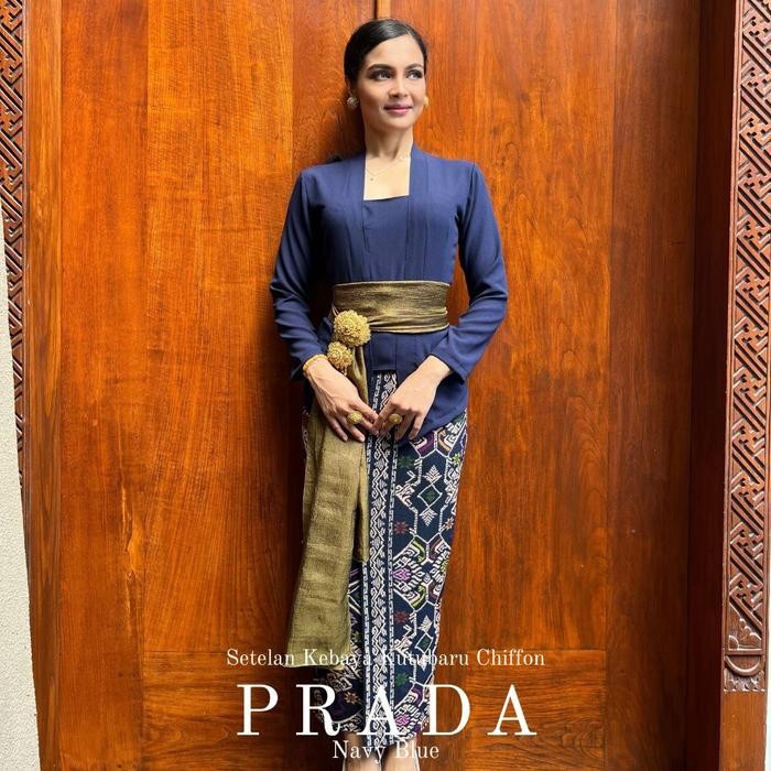

Setelan Kebaya Kutubaru Chiffon Bali dan Bawahan Kamen Knit Songket Batik Free Selendang Pengantin Wisuda Modern Murah - Navy Blue, S, Setelan (Kebaya, Bawahan, dan Selendang)