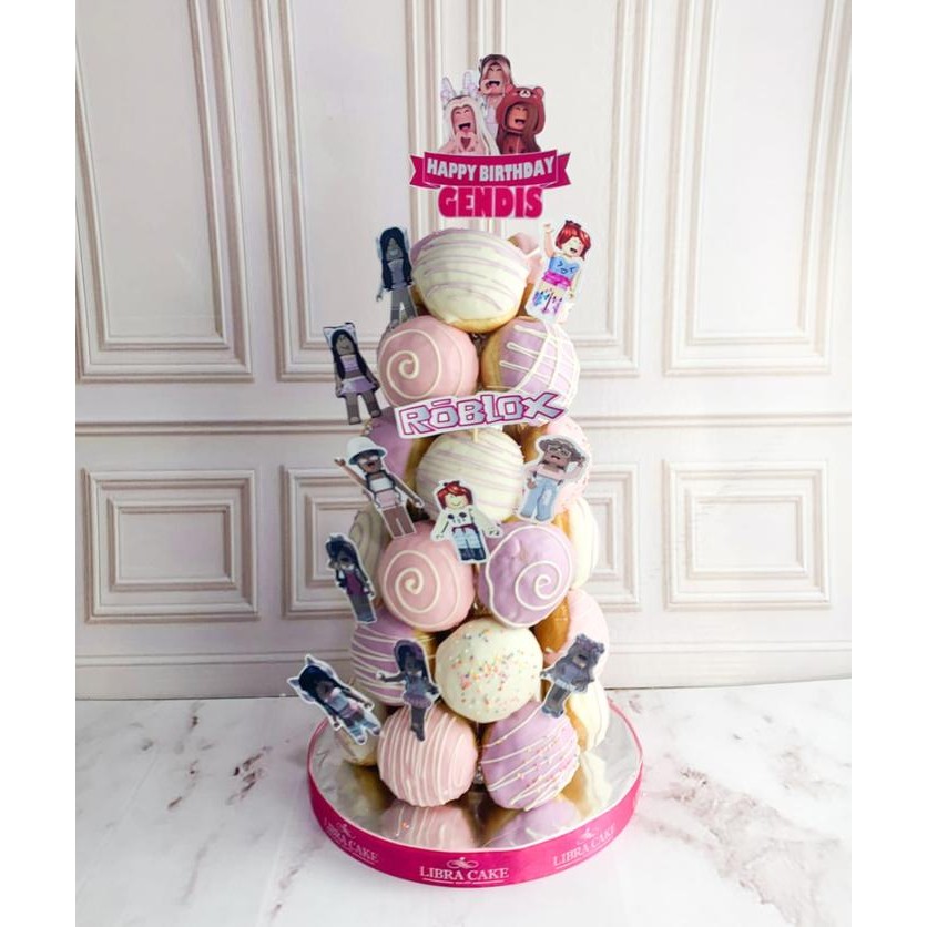 

Kue ulang tahun/Kue birthday/Cake custom birthday/Cake ultah/Kue tema Donat Toper Roblox