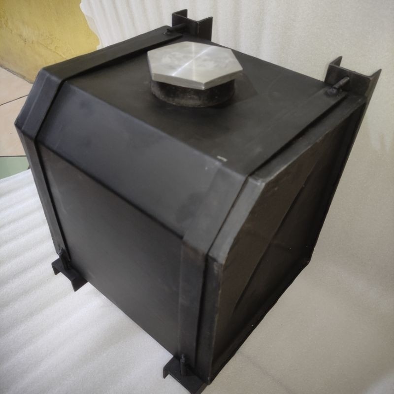 Tangki oli hidrolik + DUDUKAN/tempat oli hidrolik truck/hidrolik dump truckCO