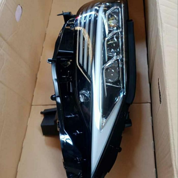 headlamp / lampu depan lexus LM300 ori - kanan