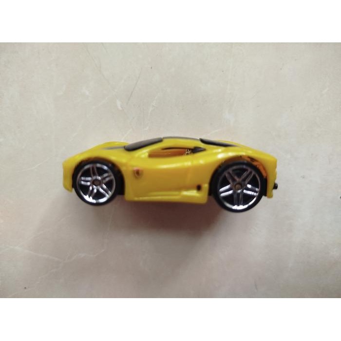 DIECAST  HOTWHEELS  FERRARI 360 MODENA YELLOW RARE LOOSE