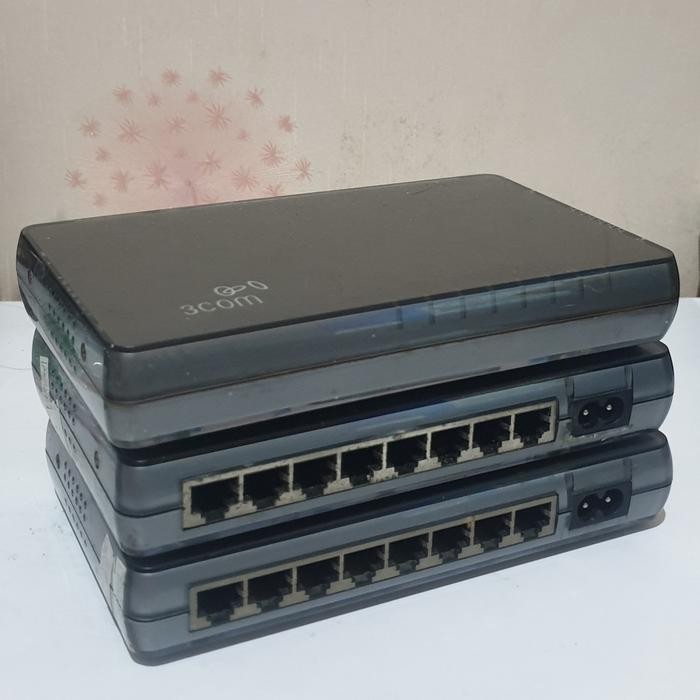 Switch Hub 3 Com 3CFSU08 8 Port Pin