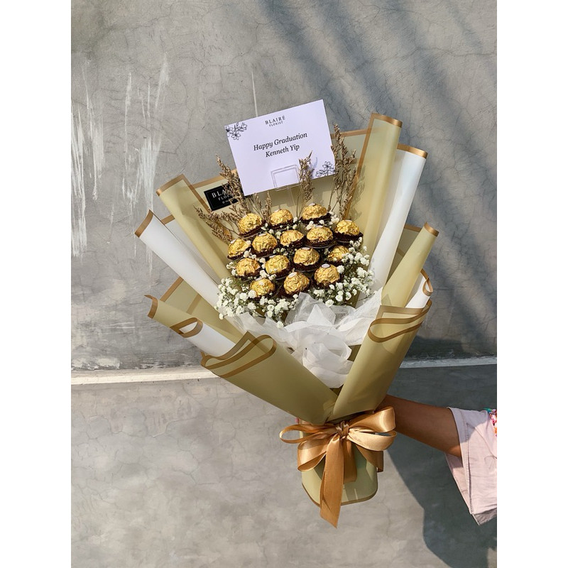 

Buket Coklat FERRERO ROCHER | Buket Asli FERRERO ROCHER | Buket Valentine Free Babybreath | Anniversary Ultah Wisuda Sidang