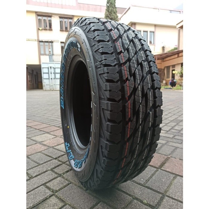 Bridgestone Dueler AT D697 Ukuran 265/65 R17 Ban mobil Fortuner Pajero Hillux
