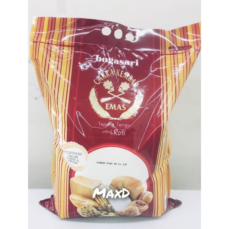 

Tepung Terigu Roti Cakra Kembar Emas 5Kg 1Bks